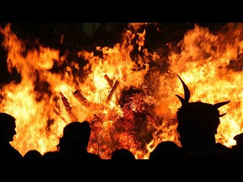 اقوى مجموعه من الرقيه الشرعيه لاخراج و حرق الجن بصوت احمد العجمي - حصن المسلم 819 1